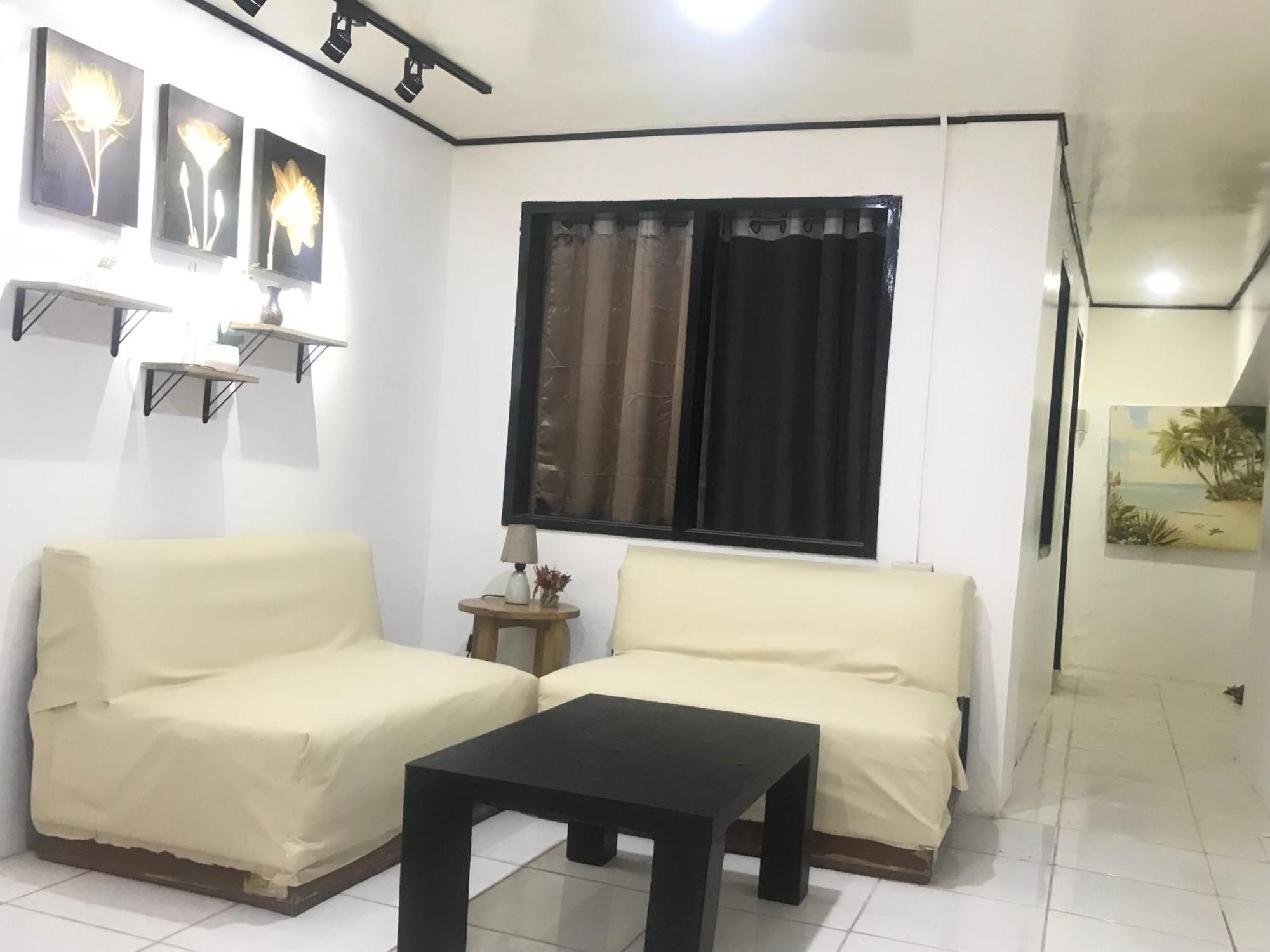 Central Hub Homestay Puerto Princesa Exterior foto